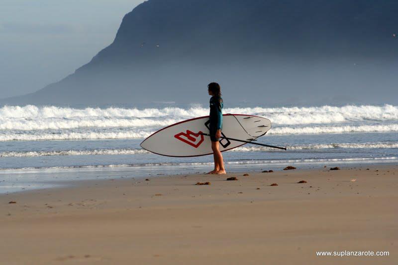 stand up paddle en Famara Lanzarote